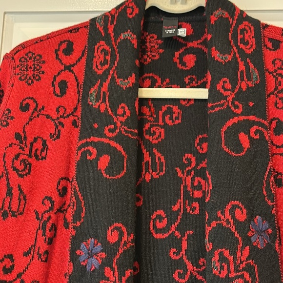 Woman’s Tey-Art sweater - Picture 3 of 7